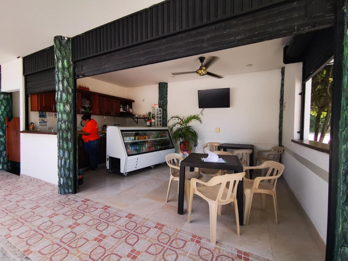 Hotel Paraiso Plaza Puerto Triunfo Esterno foto
