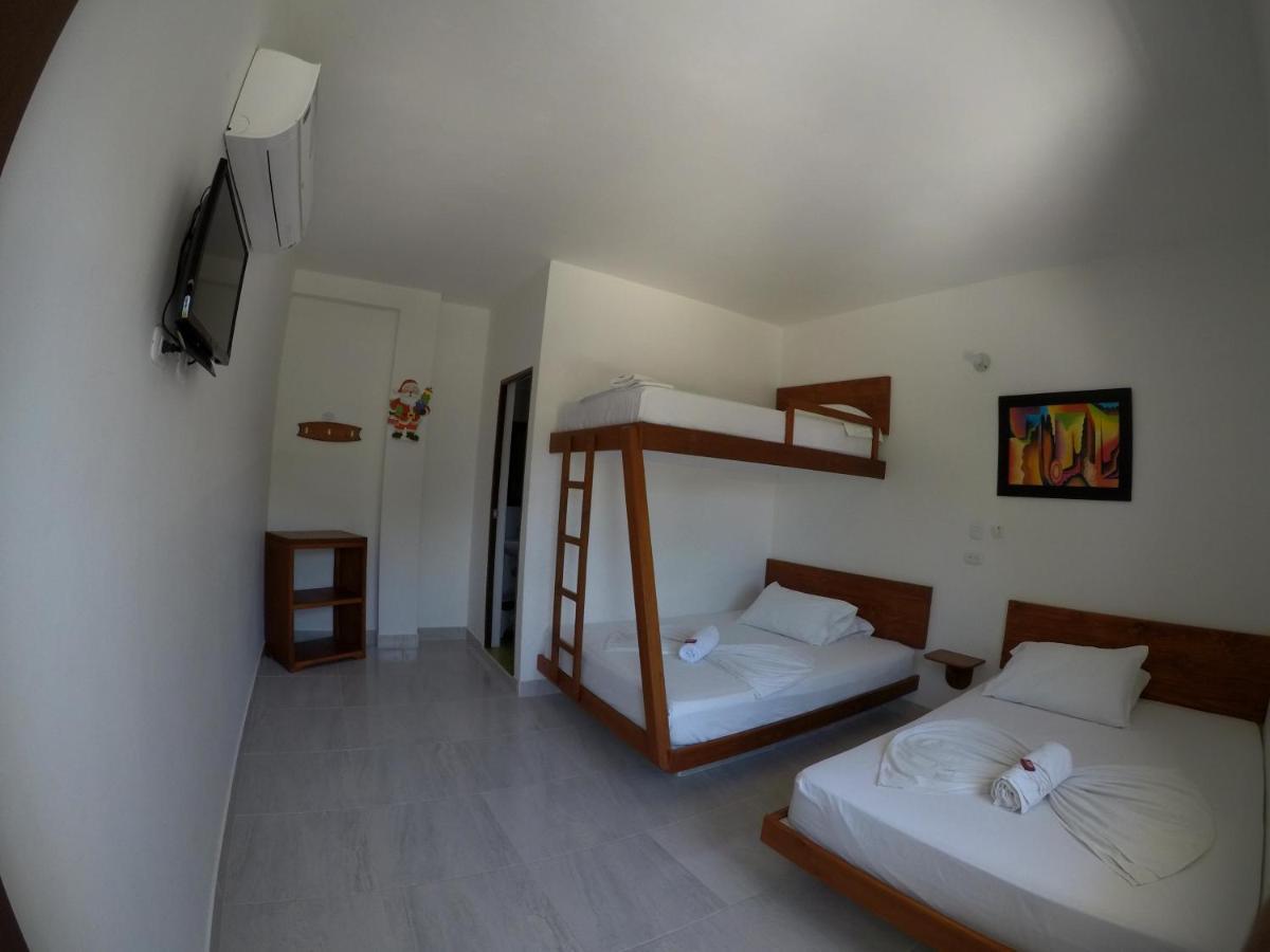 Hotel Paraiso Plaza Puerto Triunfo Esterno foto