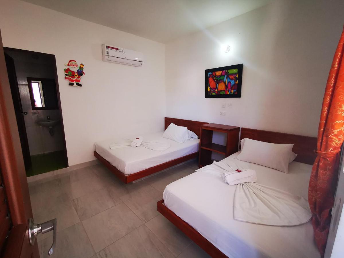 Hotel Paraiso Plaza Puerto Triunfo Esterno foto